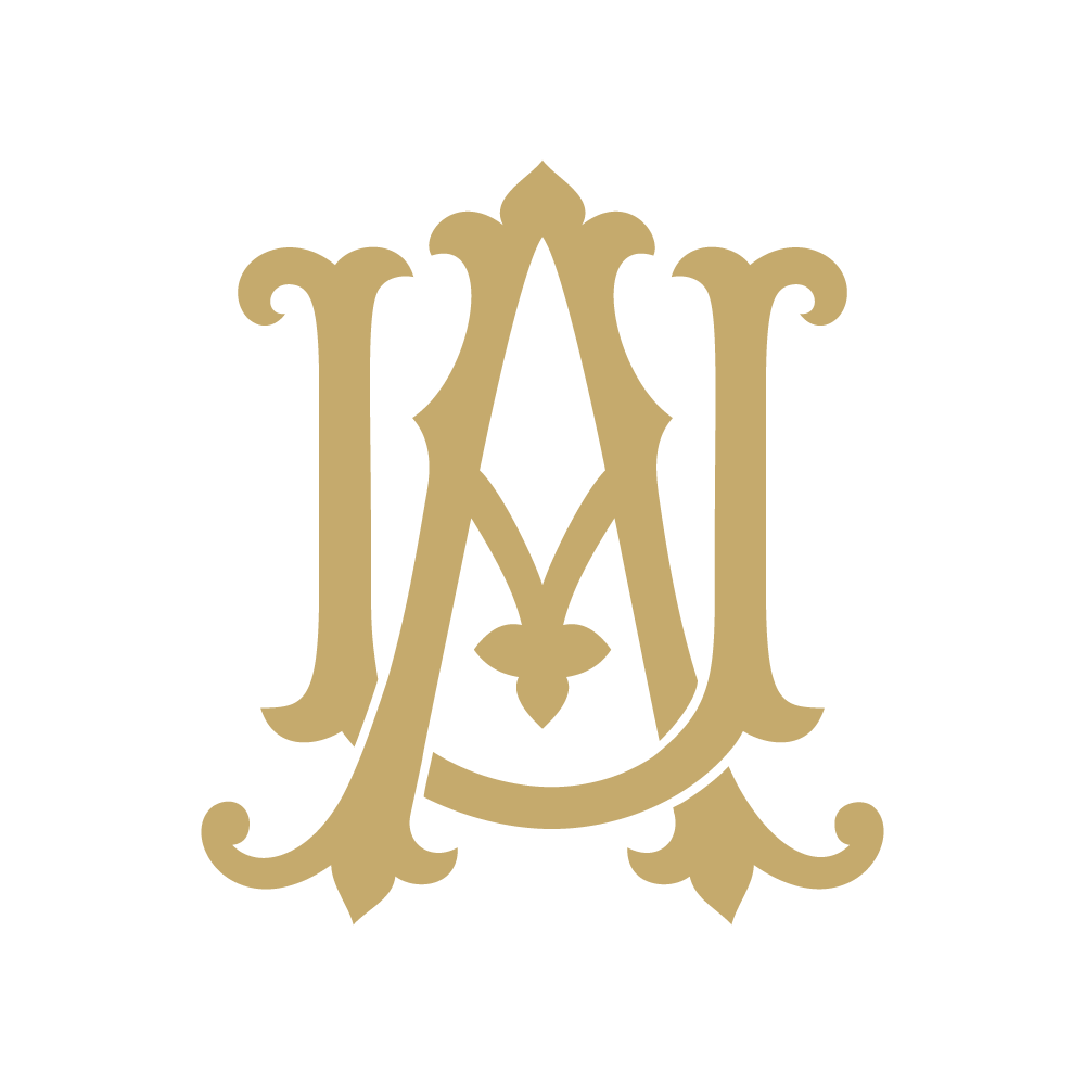 Monogram Chic AU