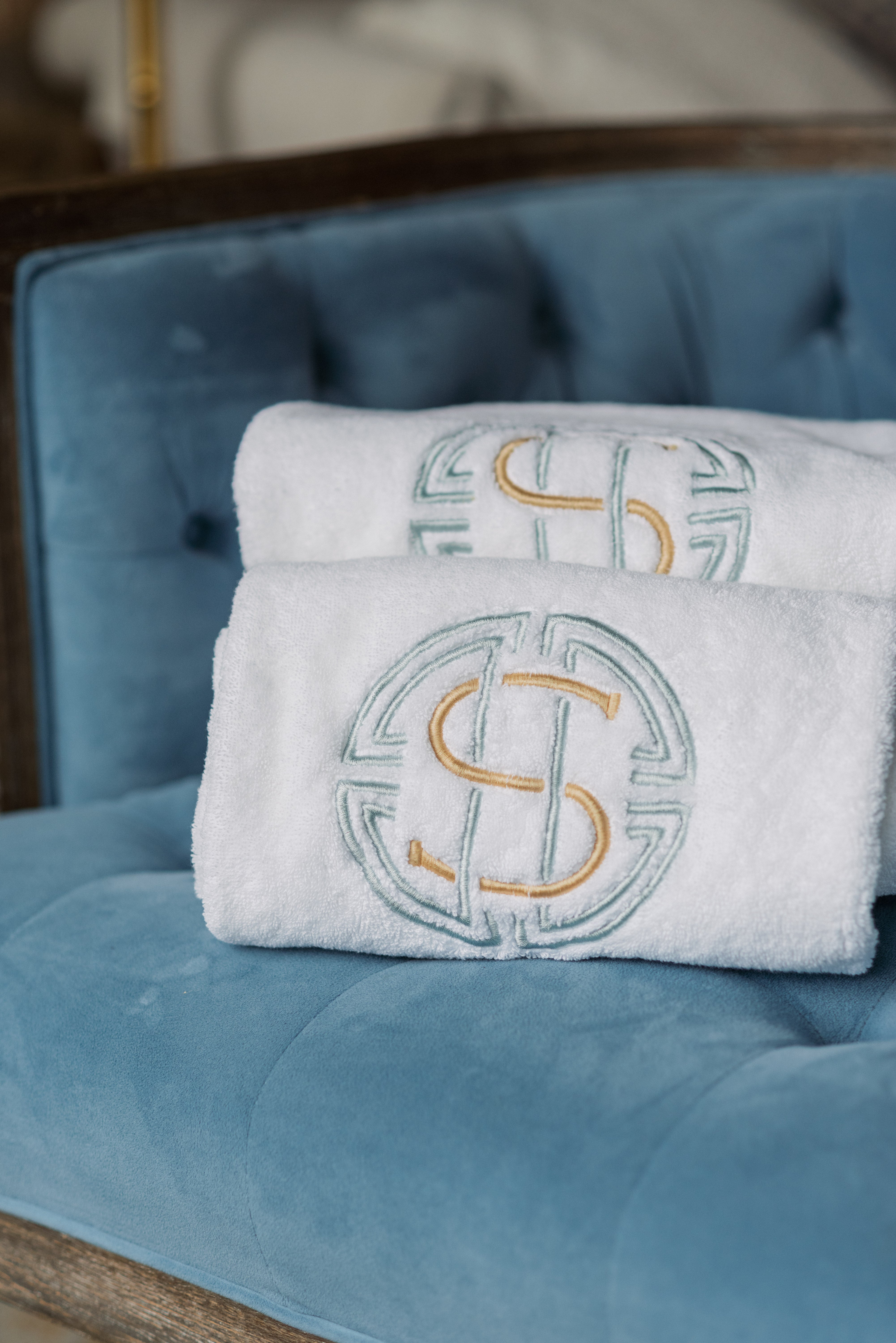 Single Medallion Font for Embroidery